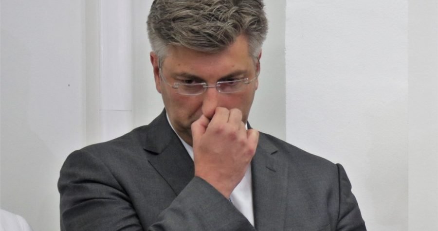 Plenković vrijeđa Istru, a pilote kanadera nagrađuje jednokratnom apanažom svojih stranačkih uhljeba