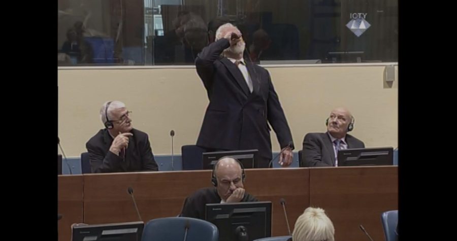 Slobodan Praljak nakon izricanja presude popio otrov, neslužbeno se doznaje da je preminuo
