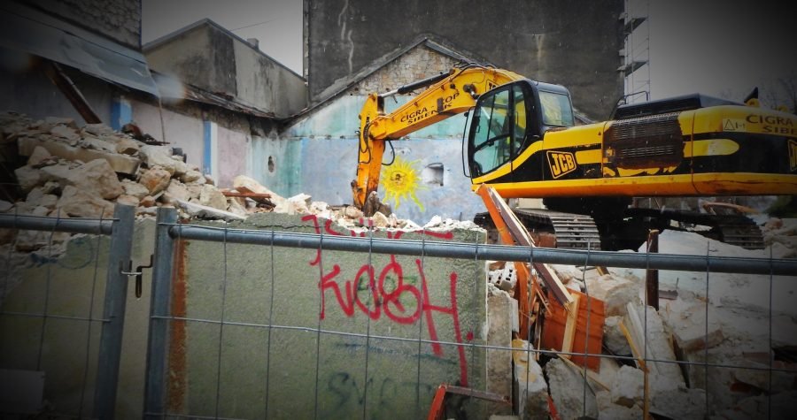 Kino Tesla: Dokumentarni film katastrofe