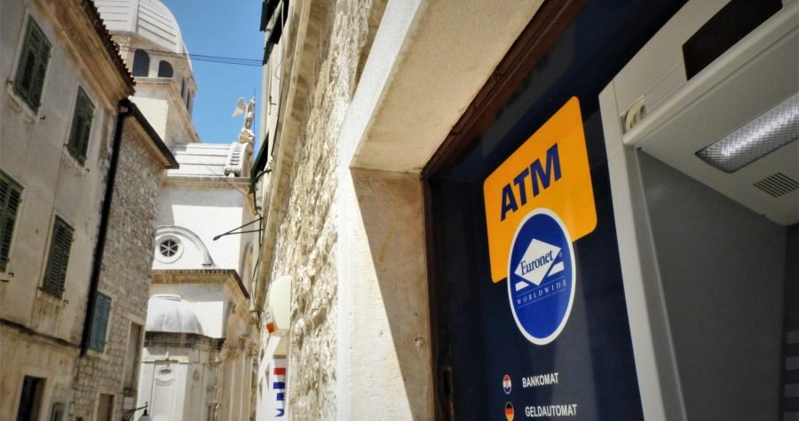 Bankomatomanija: Invazija bankomata u Kalelargi, odnosno Bankomatskoj ulici ili Prilazu bankomata bb (FOTO)