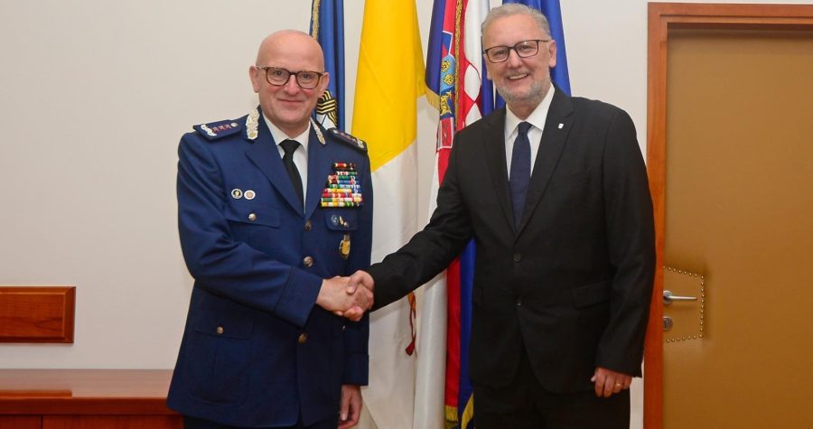 Halo policija: Ministar Božinović ugostio vatikanskog žandara, a policija zagubila Mazzoccovu prijavu protiv Medveda