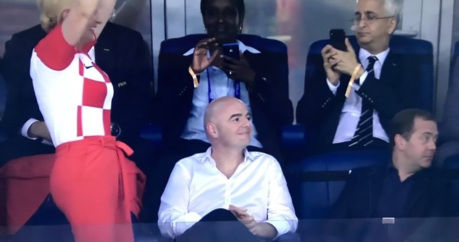 KGK kao otkačena navijačica, Vida i Vukojević kao politički aktivisti