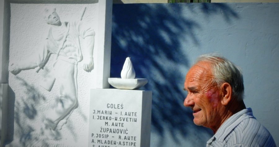 Sapina Doca: Mještani sami obnovili spomenik palim partizanskim borcima