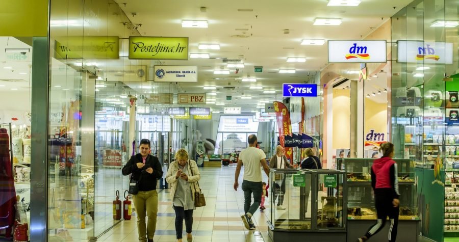 Vlada odustala od zabrane rada nedjeljom i “priziva savjesti”: Zašto? Pa dvije trećine građana, tvrdi ministar Filipović, podržalo je prijedlog Vlade?!