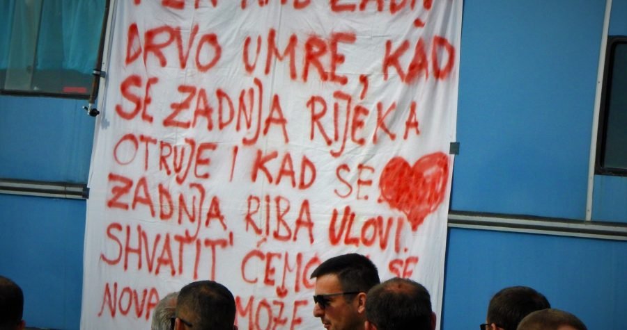 Bespravna država: Opasni otpad i dalje kod Obrovca – građani poručuju kako će ga sami odnijeti pred Sabor