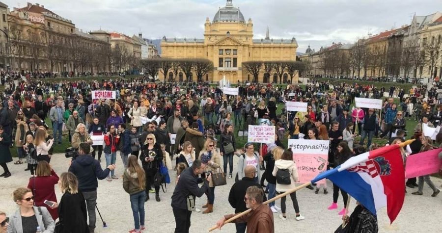 Zovu nas ulice…/ Režirane prosvjedne predstave na kojima je časno i sasvim bezopasno biti…