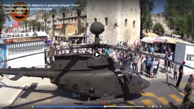 Bojni helikopter na turističko-prometnom terminalu u Splitu (foto printscreen)