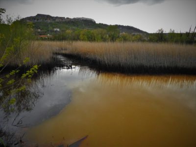 Panorama kninske trvrđave s crno-žutom lagunom(foto TRIS/G. Šimac)
