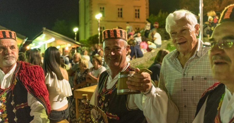 Drniš kakav je nekad bio: Vesela Radio pijaca