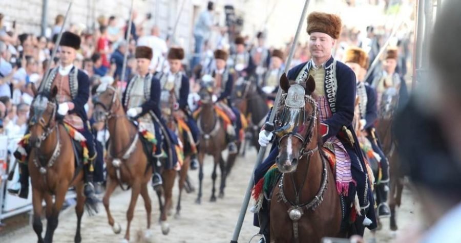 305. Sinjska alka: Slavodobitnik Ivo Zorica, po prvi put nakon 20 godina sudjelovanja u Alci