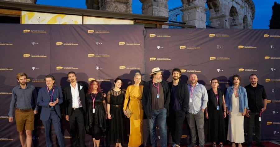 ‘Tereza37’ ‘osvojila’ Pula Film Festival: Zlatne arene za najbolje – za film, za režiju Danila Šerbedžje, scenarij Lane Barić, montažu Dubravke Turić, masku Snježane Gorup, ulogu Ivane Roščić…