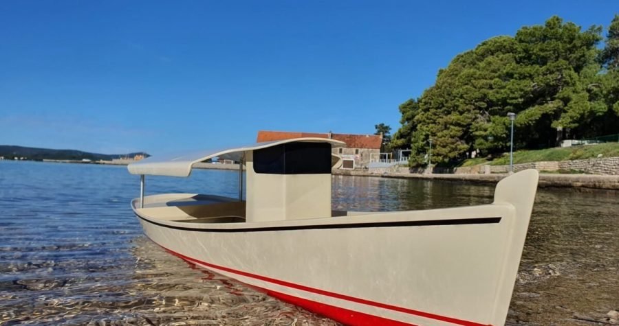 Solar Ferry: Biogradski brodograditelji izgradili brodicu od reciklirane plastike, ekonomična je i ne treba joj gorivo