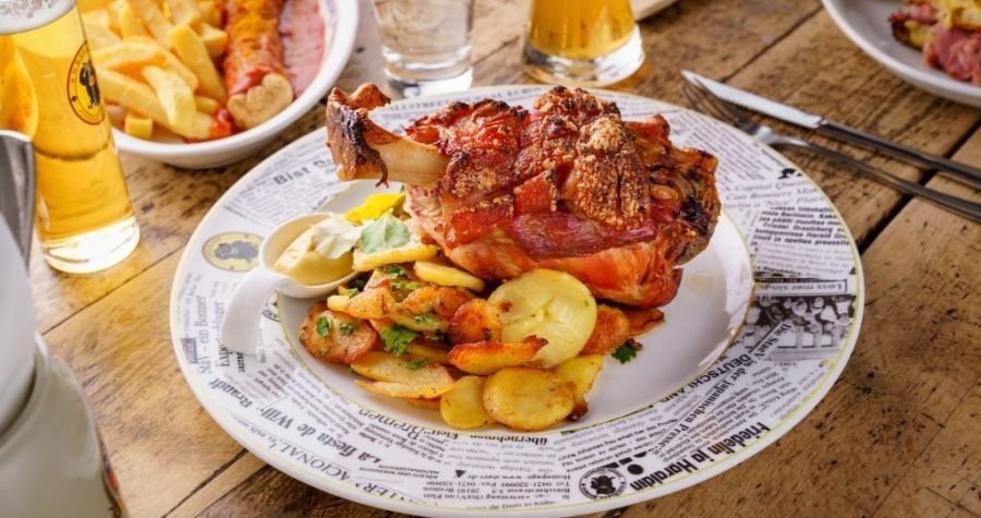 Berlinski gostioničari zabranili ulaz Angeli Merkel i drugim političarima: ‘Ne nadajte se više našoj svinjskoj koljenici’