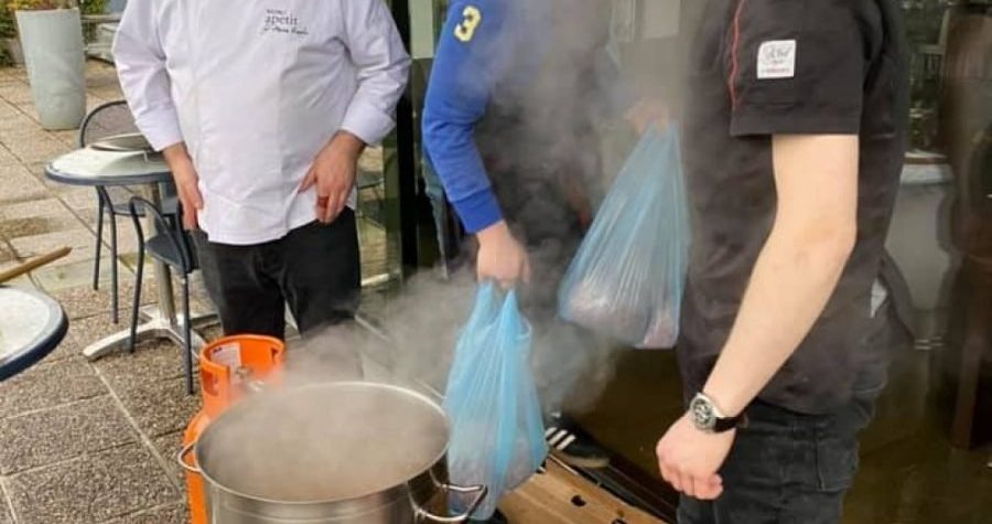 Državna kuhinja : Pleter nakon 14 dana od potresa preuzeo kuhaču od privatnih ugostitelja; čekali su mobilizacijski poziv ( ?! )