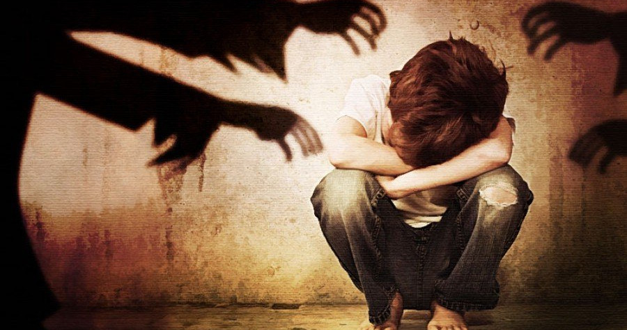 Bombastična istraga u Francuskoj: Unutar Katoličke crkve ‘djelovalo između 2900 i 3200 pedofila’, a radi se o “minimalnoj procjeni”