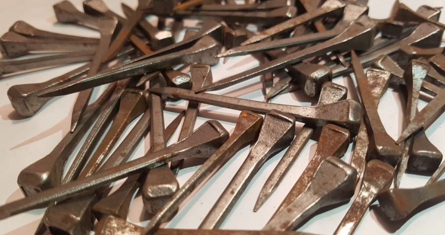 Iron man: Prestao piti alkohol, pa pojeo kilogram čavala, vijaka, matica i noževa