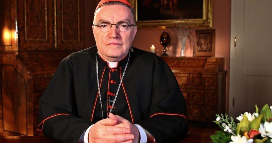 Božićne poruke s oltara, crkvenog i državnog: Blagdansko prisjećanje na slabe, potrebite i ugrožene kojih će se već sutra malo tko sjetiti…