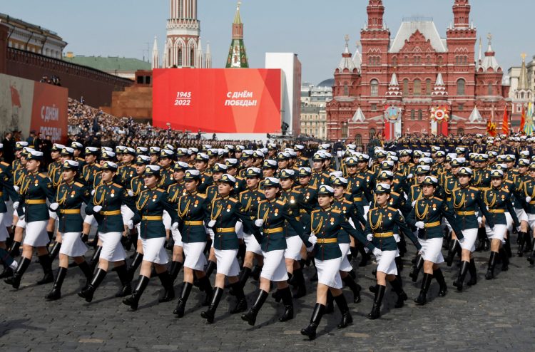 Putin na vojnoj paradi: “Imali su potpuno drugi plan, NATO aktivno ide prema našem teritoriju, to je apsolutno neprihvatljivo…!