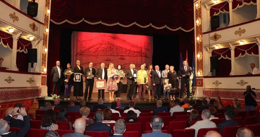 Šibenik slavi Dan Grada i blagdan sv. Mihovila: Nagradu za životno djelo dobio Ivo Mikuličin
