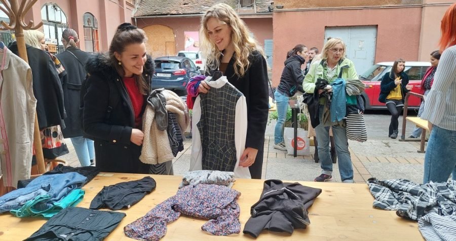 Anti-konzumeristički modni tjedan protiv crnopetkovne mahnite kupnje: Zabavna razmjena ‘krpica’ u Zagrebu, Splitu, Puli i Karlovcu