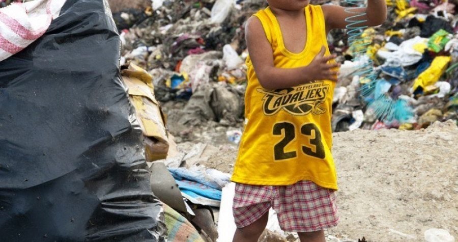 Plastična prognoza: S neba će danas na grad pasti 50 kg mikroplastike, a ako pada kiša – pola tone