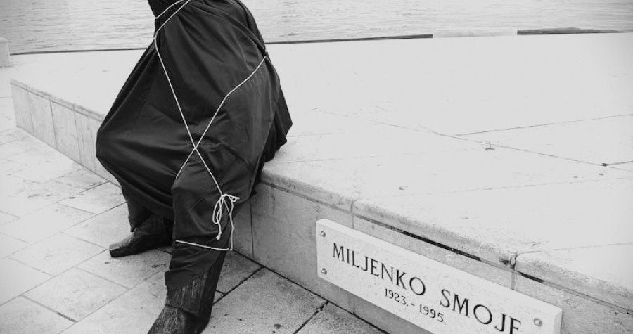 Pišao (urinirao, mokrio) po spomeniku Miljenku Smoji: Dobio15 dana zatvora
