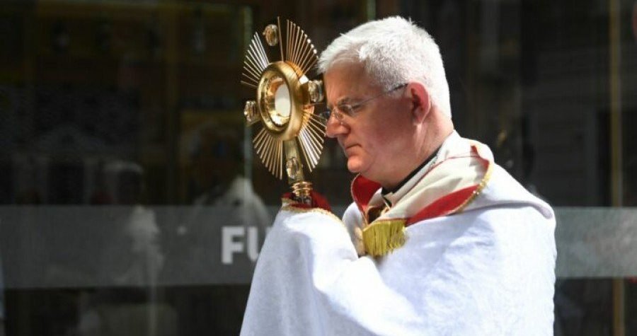 Obilježen Dan državnosti i blagdan Tjelova: Crkve su bile pune, kao i Jarun, na radost Crkve i države…