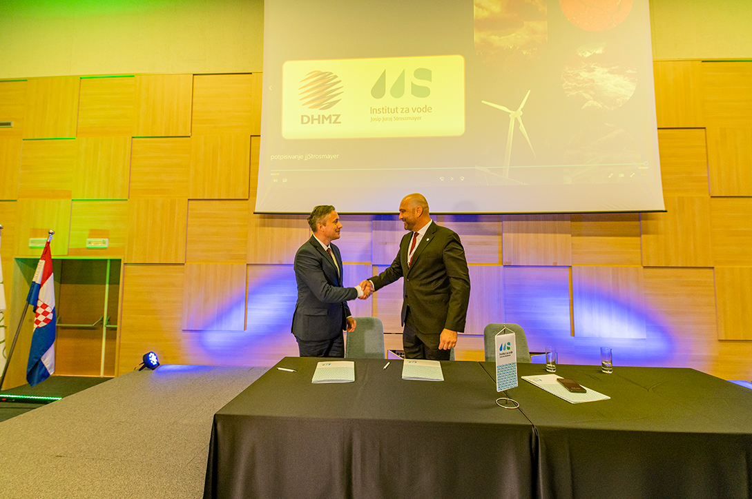 Potpisivanje sporazuma- foto Branko Nađ