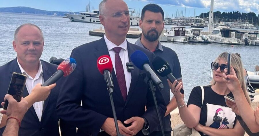 Sam svoj egzekutor: Puljak je diskreditacijskom kampanjom birače, zgađene politikom, zadržao kod kuće !