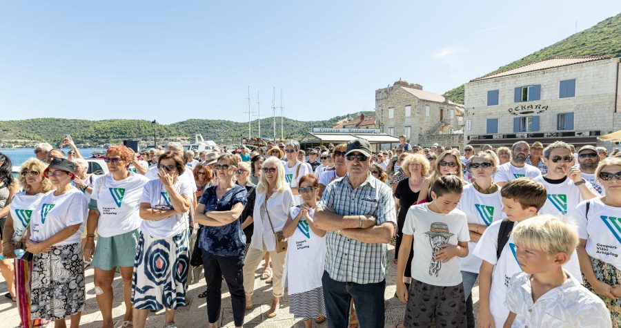 Veliki viški prosvjed: Prljava voda se ne može oprati!