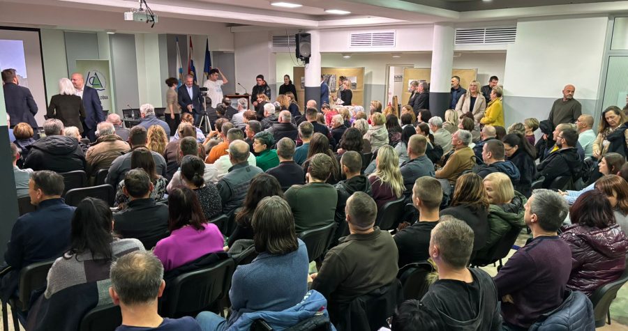 Ekomafija krijumčari otpad iz Italije: Tone otpada u Gospiću još čekaju uklanjanje!