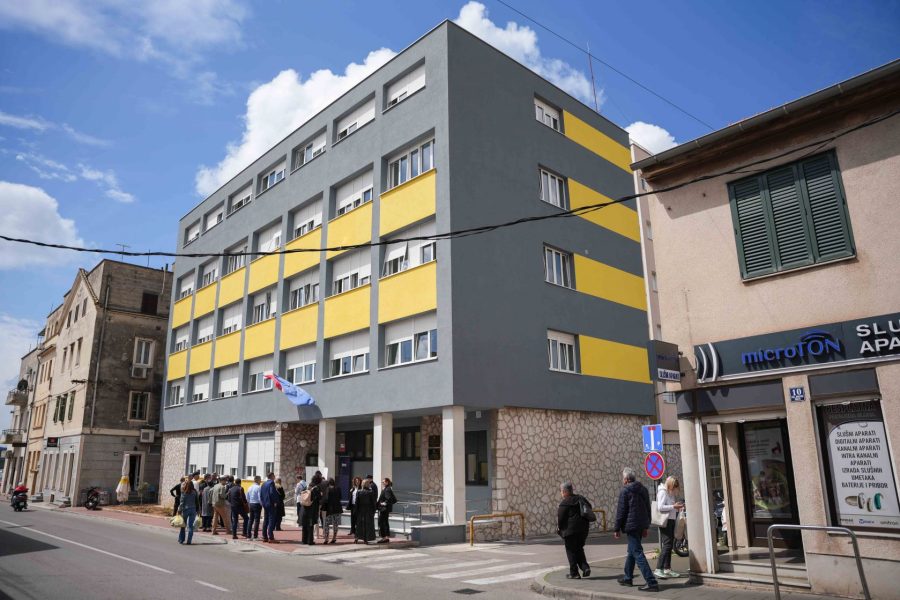 Otvorena obnovljena zgrada HZMO-a i HZZO-a u Šibeniku