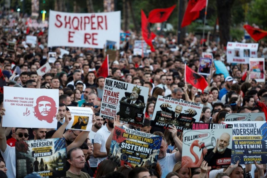 Albanija: Opći prosvjedi zbog uništavanja prirode tj. ‘investicije’ Trumpova zeta